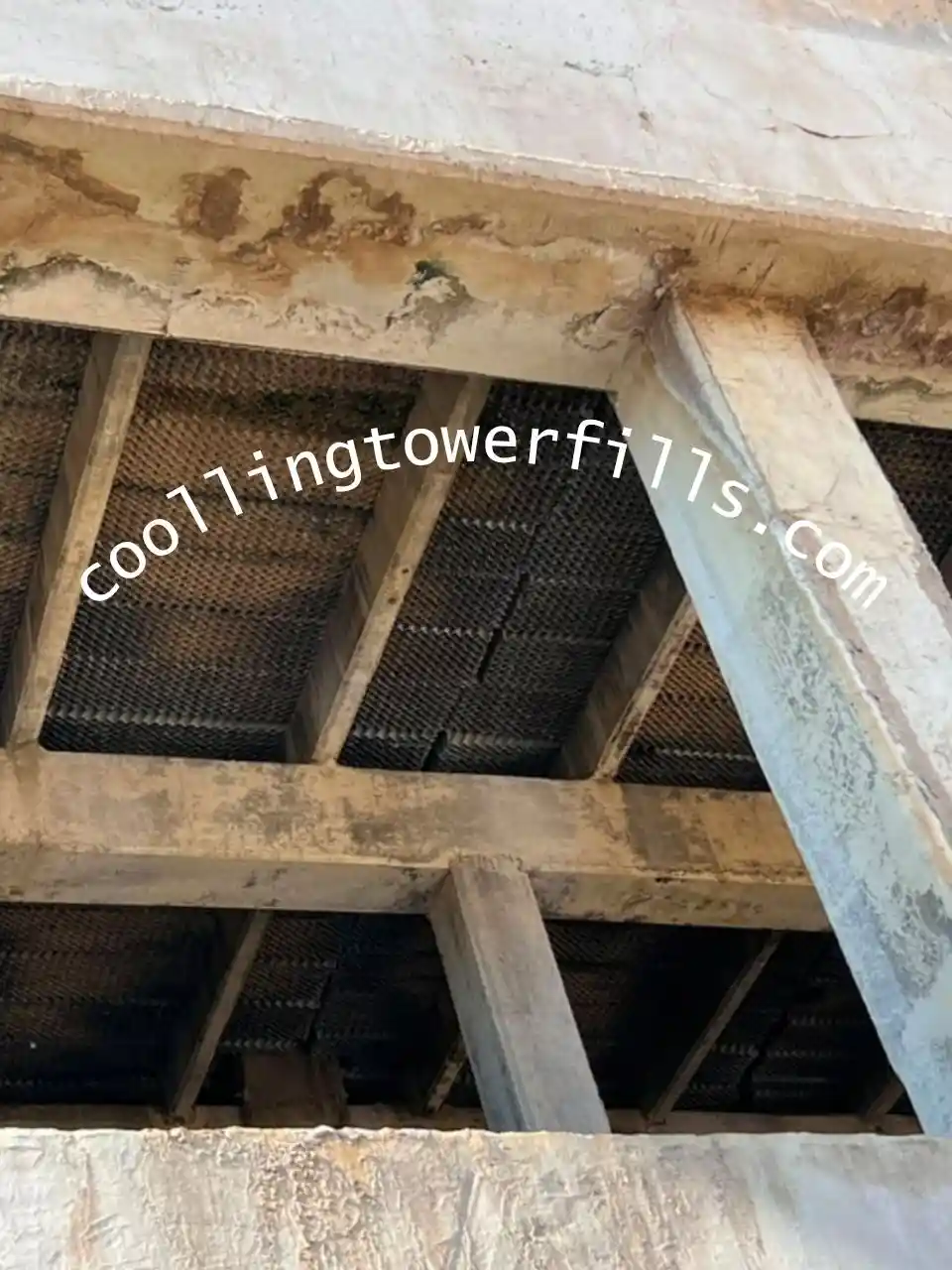 بررسی وضعیت برج خنک کننده پتروشیمی ایلام قبل از اجرای پروژه