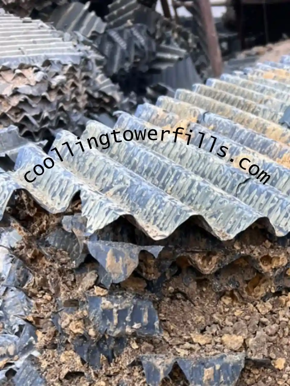 قطره گیر فرسوده برج خنک کننده پتروشیمی ایلام